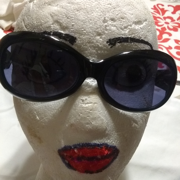 Donald J. Pliner sunglasses main image 10